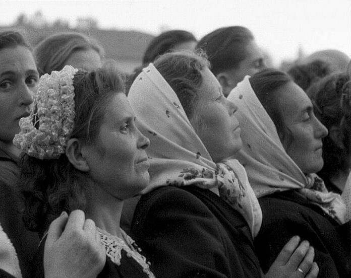 Blockade, Revue & Landscape DVD & Download